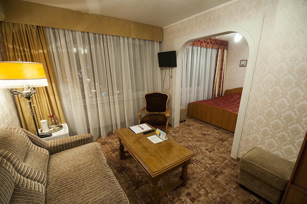 Rossia Hotel Samara Esterno foto